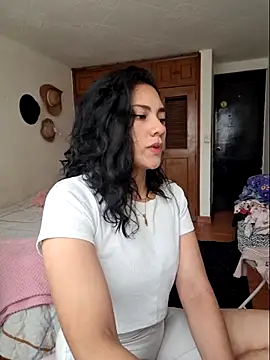 Thaliacooper  online show from 03/11/25, 05:46