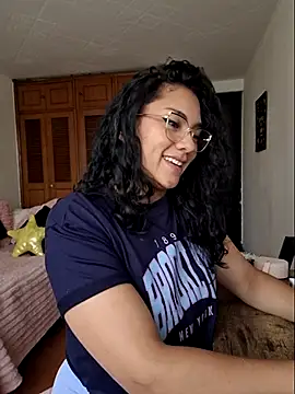 Thaliacooper  online show from 09/12/25, 06:41