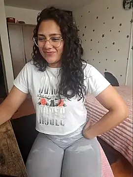 Thaliacooper  online show from 02/13/26, 04:58