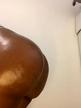 Snapshot of Africanbootie chatting on 11/16/25, 06:19 Africanbootie online show from 11/16/25, 06:19