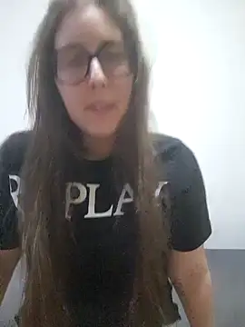 Snapshot of Sarah459 chatting on 06/11/26, 12:32 Sarah459 online show from 06/11/26, 12:32