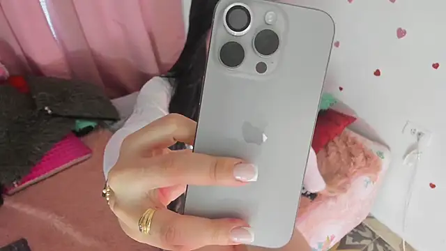 Snapshot of msschloee_ chatting on 02/09/26, 11:09 msschloee online show from 02/09/26, 11:09