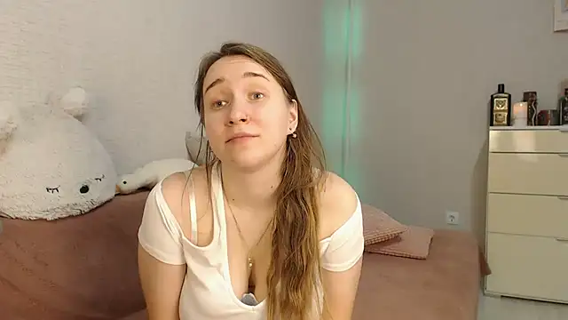 lovely hayley online show from 12/10/24, 09:22