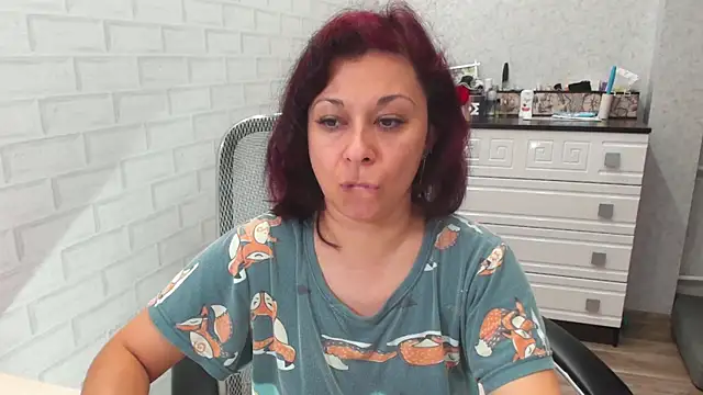 Snapshot of TeasyLana chatting on 11/17/25, 06:41 TeasyLana online show from 11/17/25, 06:41