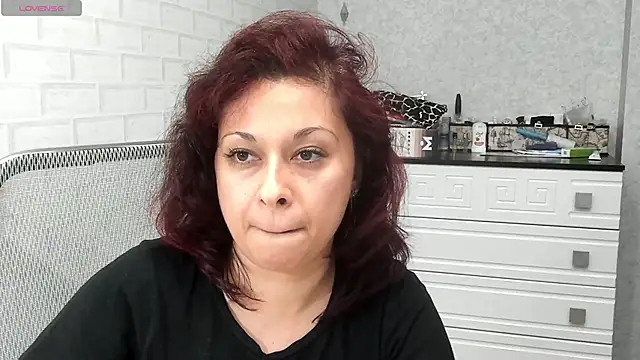 Snapshot of TeasyLana chatting on 11/24/25, 11:10 TeasyLana online show from 11/24/25, 11:10