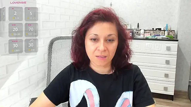 Snapshot of TeasyLana chatting on 11/27/25, 12:29 TeasyLana online show from 11/27/25, 12:29