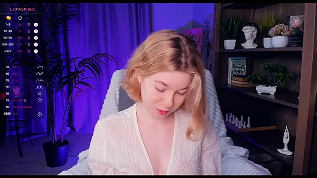 Snapshot of PollyHathor chatting on 12/26/24, 09:37 PollyHathor online show from 12/26/24, 09:37