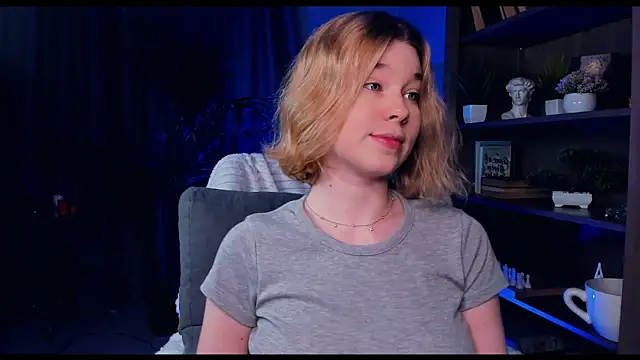 Snapshot of PollyHathor chatting on 01/20/25, 01:28 PollyHathor online show from 01/20/25, 01:28