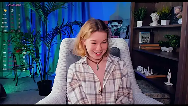 Snapshot of PollyHathor chatting on 02/03/25, 09:29 PollyHathor online show from 02/03/25, 09:29