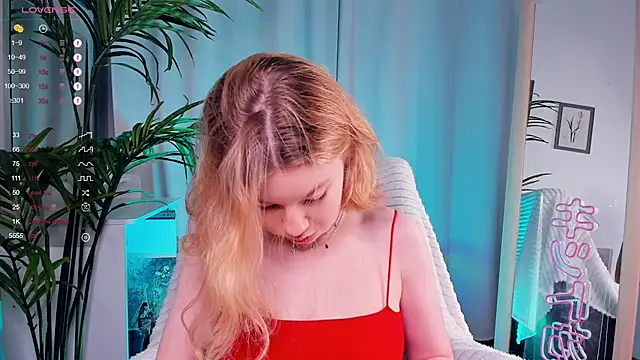 Snapshot of PollyHathor chatting on 02/10/25, 09:36 PollyHathor online show from 02/10/25, 09:36