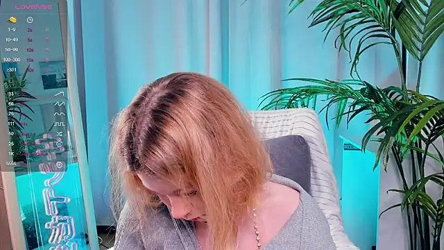Snapshot of PollyHathor chatting on 02/13/25, 09:38 PollyHathor online show from 02/13/25, 09:38