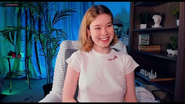Snapshot of PollyHathor chatting on 02/21/25, 09:43 PollyHathor online show from 02/21/25, 09:43