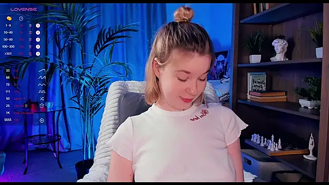 Snapshot of PollyHathor chatting on 02/22/25, 01:22 PollyHathor online show from 02/22/25, 01:22