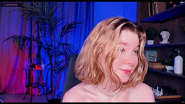 Snapshot of PollyHathor chatting on 03/02/25, 01:47 PollyHathor online show from 03/02/25, 01:47