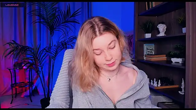 Snapshot of PollyHathor chatting on 03/18/25, 09:21 PollyHathor online show from 03/18/25, 09:21