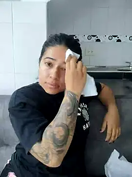 Snapshot of caro_sweett chatting on 12/04/24, 11:41 caro sweett online show from 12/04/24, 11:41