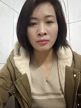 Snapshot of Sweets24 chatting on 02/16/25, 11:48 Sweets24 online show from 02/16/25, 11:48