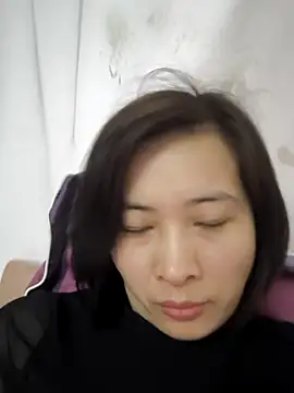 Snapshot of Sweets24 chatting on 02/20/25, 10:37 Sweets24 online show from 02/20/25, 10:37
