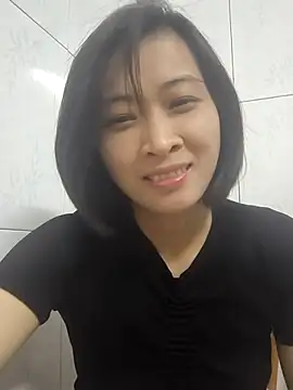 Snapshot of Sweets24 chatting on 03/18/25, 12:36 Sweets24 online show from 03/18/25, 12:36