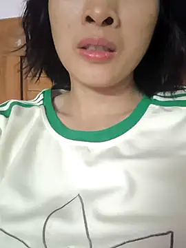 Snapshot of Sweets24 chatting on 09/18/25, 01:46 Sweets24 online show from 09/18/25, 01:46