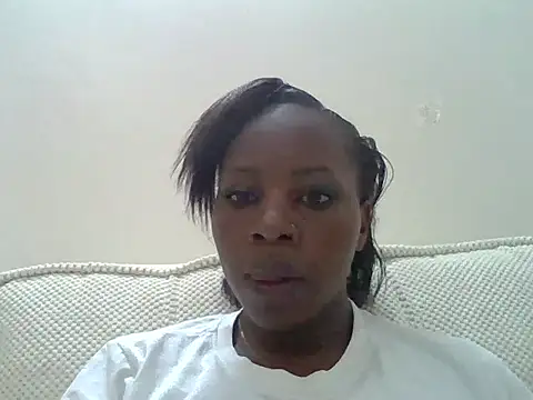 Queen loveer online show from 12/18/25, 01:17