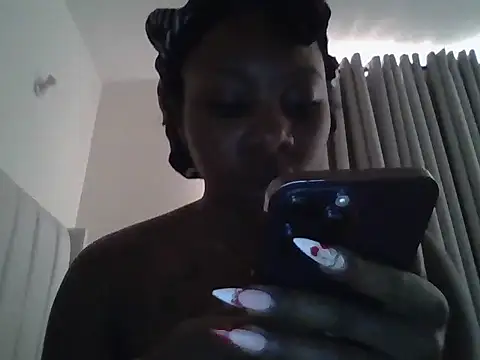 Queen loveer online show from 02/18/26, 11:39