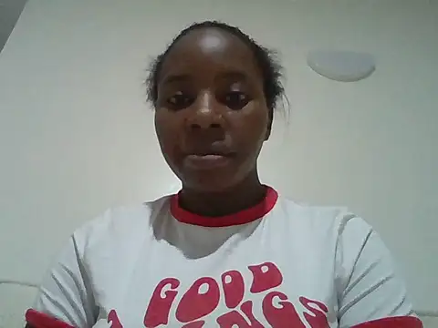 Snapshot of Queen_loveer chatting on 07/06/26, 12:07 Queen loveer online show from 07/06/26, 12:07
