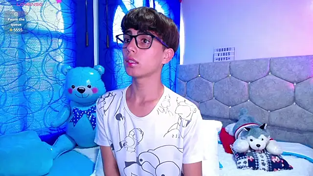 OwenBluee online show from 12/11/24, 09:23