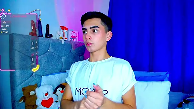 OwenBluee online show from 10/22/25, 06:57