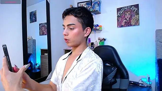 OwenBluee online show from 03/22/26, 09:34