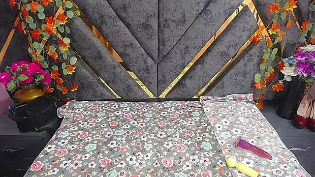 Snapshot of Sofia_Mirandaa18 chatting on 12/19/24, 02:56 Sofia Mirandaa18 online show from 12/19/24, 02:56