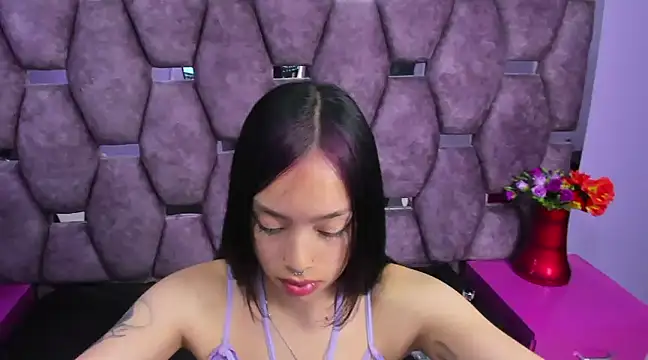 Snapshot of Sofia_Mirandaa18 chatting on 01/03/25, 04:48 Sofia Mirandaa18 online show from 01/03/25, 04:48