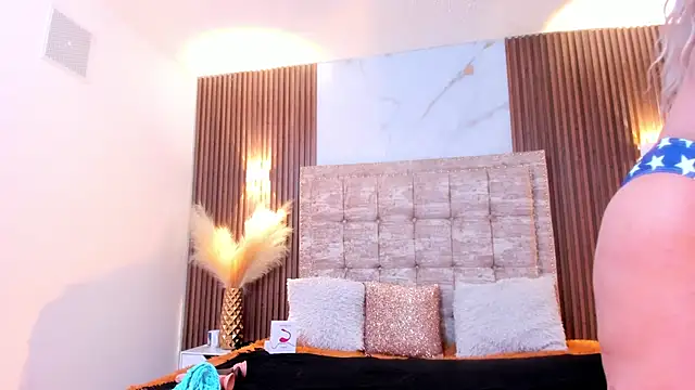 AnastasiaTaylor  online show from 10/17/25, 03:20