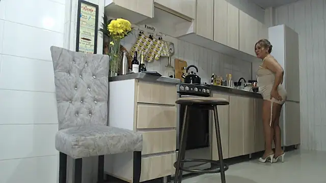 Jadeee  online show from 02/13/25, 09:38