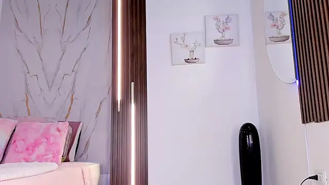 mia six66 online show from 04/04/26, 12:13