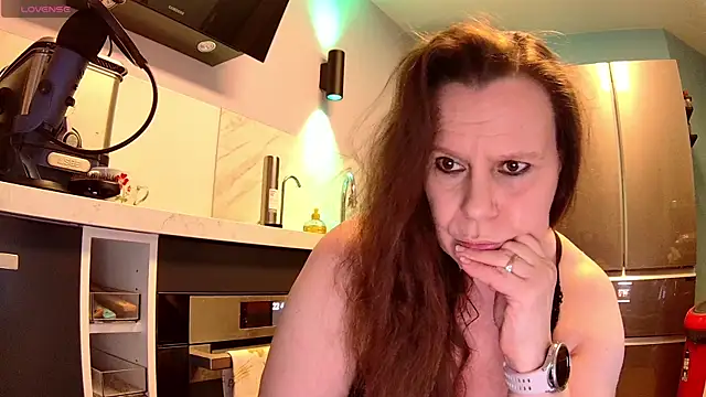 Endrocleia online show from 02/10/25, 09:47