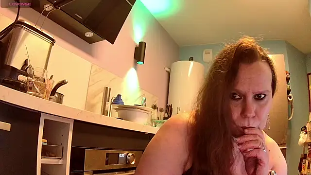 Endrocleia online show from 11/16/25, 11:21