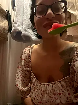 myloveforyouu online show from 11/22/25, 11:42