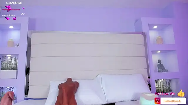 Snapshot of HelenaRoos chatting on 10/10/25, 07:46 HelenaRoos online show from 10/10/25, 07:46