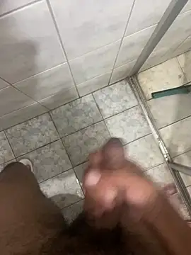 Snapshot of gomespauz chatting on 02/17/25, 12:32 gomespauz online show from 02/17/25, 12:32