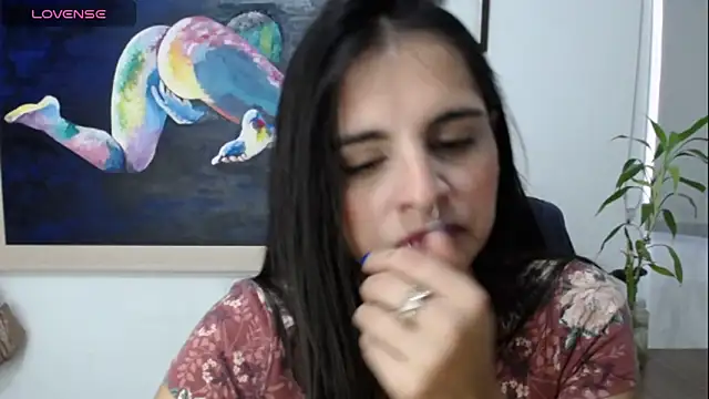 Snapshot of alma_violeta chatting on 12/17/24, 10:32 alma violeta online show from 12/17/24, 10:32