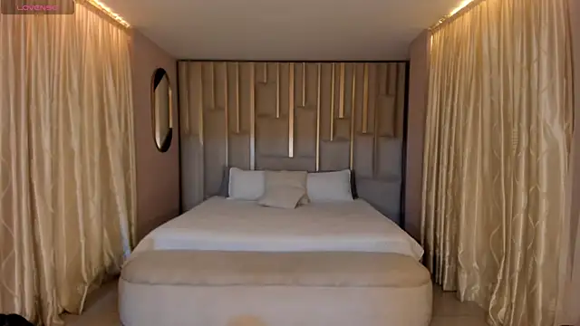 MariaHerrera  online show from 12/17/25, 12:05