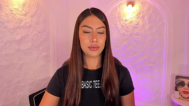 ArianaDumont online show from 09/18/25, 11:45