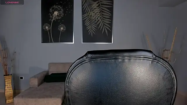 KatieStonne online show from 10/28/25, 03:32