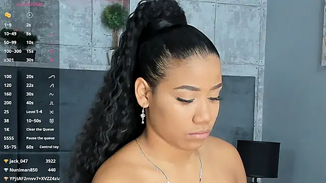 Salome Diaz  online show from 02/19/25, 01:17