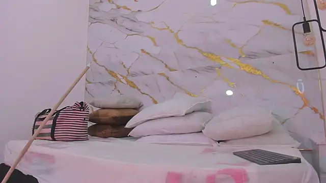 penelope handaos online show from 02/03/25, 07:18