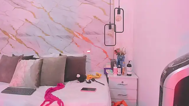 penelope handaos online show from 02/06/25, 04:31