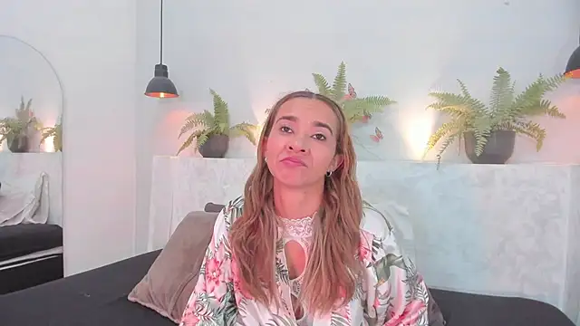 penelope handaos online show from 03/21/25, 06:38