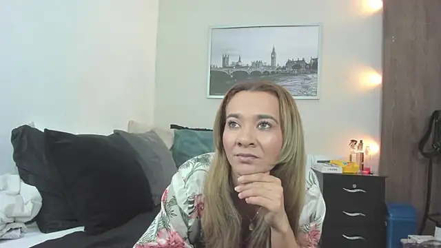 penelope handaos online show from 10/07/25, 03:09