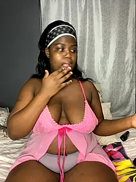 Snapshot of HornyxLadie chatting on 10/22/25, 12:22 HornyxLadie online show from 10/22/25, 12:22